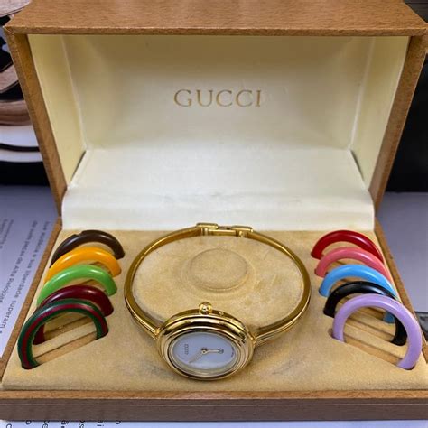 valore orologio gucci modello 1100|orologio gucci donna asta.